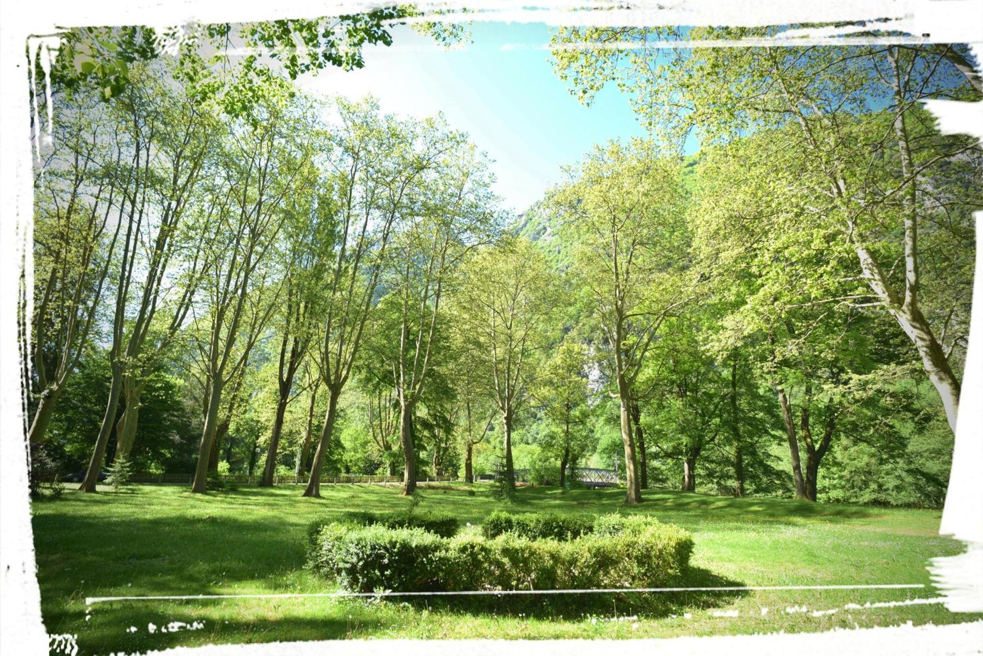Residence Thermale Du Parc Ornolac-Ussat-les-Bains Exteriör bild